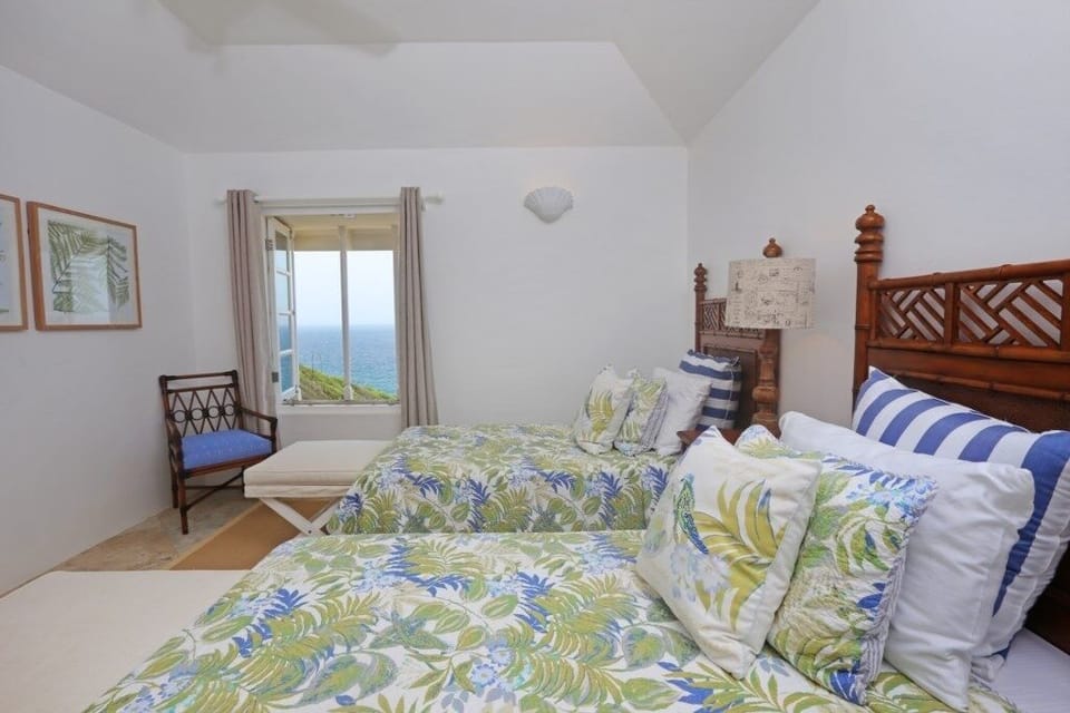 Sprawling Villa With Uninterrupted Sea Views - Equinox 4 Bedroom Villa by RedAwning Villa in Caribbean