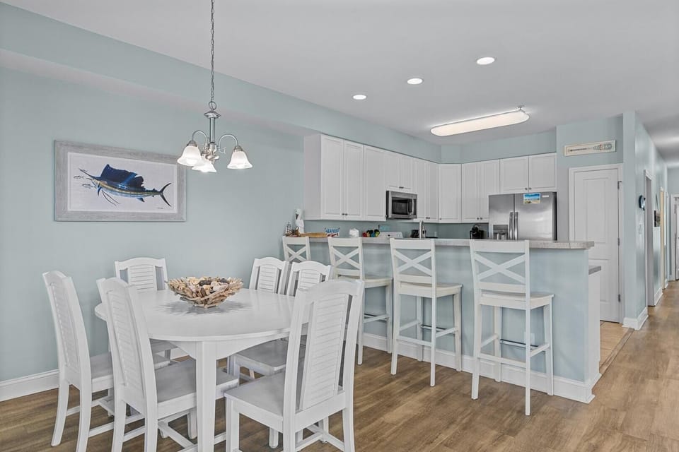Condo, 3 Bedrooms | Dining