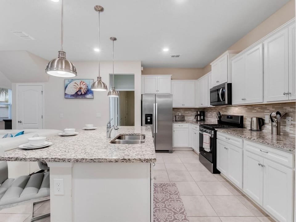 Villa, 5 Bedrooms | Private kitchen | Coffee/tea maker, fridge, oven, toaster