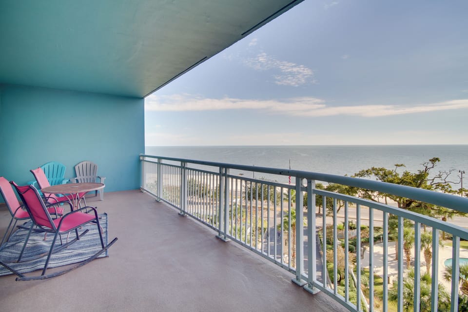 Apartment (3 Bedrooms) | Front of property