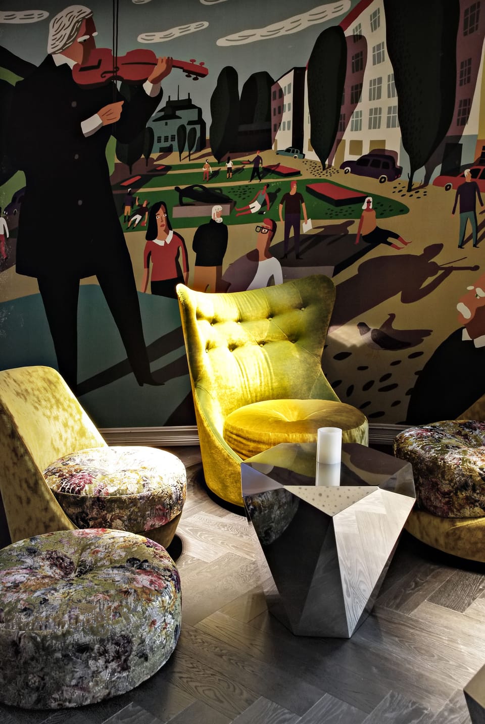 Lobby lounge