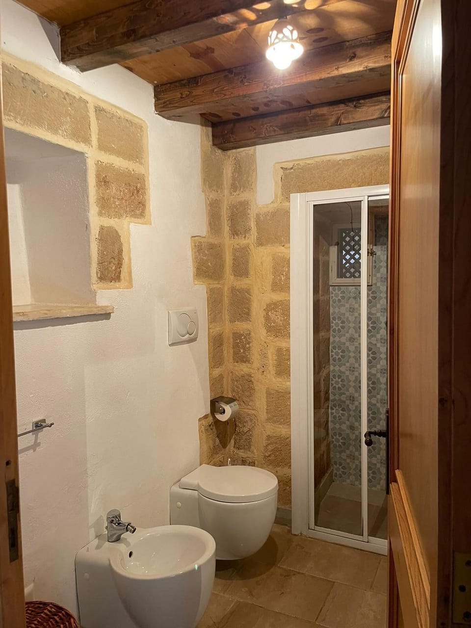 Comfort Room, Patio, Garden View | Bathroom | Shower, free toiletries, hair dryer, towels
