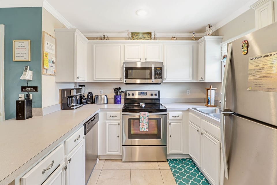 Kitchen with stainless steel appliances 