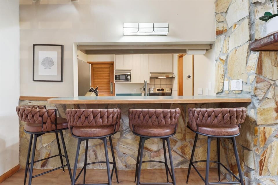 Breakfast bar for 4