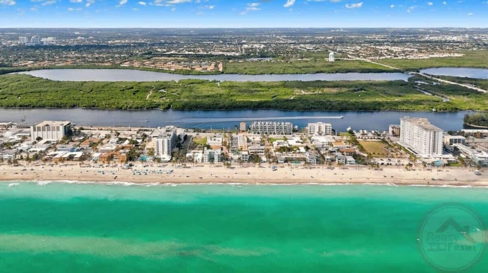 Amazing bird's eye view of the beach and serene neighborhood.
