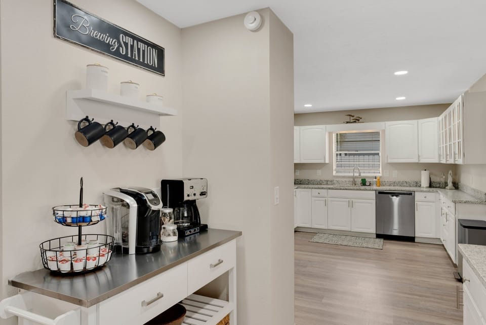 Kitchen - Coffee bar with coffee maker plus Keurig