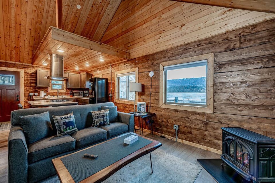 Deluxe Cabin | Living area | 48-inch Smart TV with digital channels, fireplace, Netflix