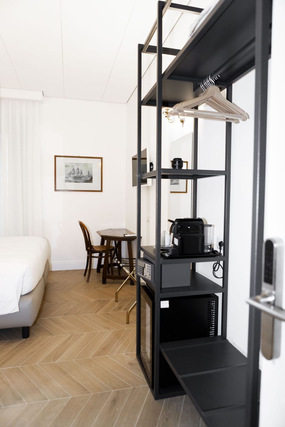 Standard Room | In-room safe, desk, free WiFi, bed sheets