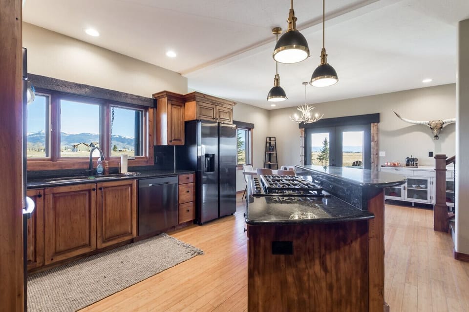 Kitchen with Propane Cooktop