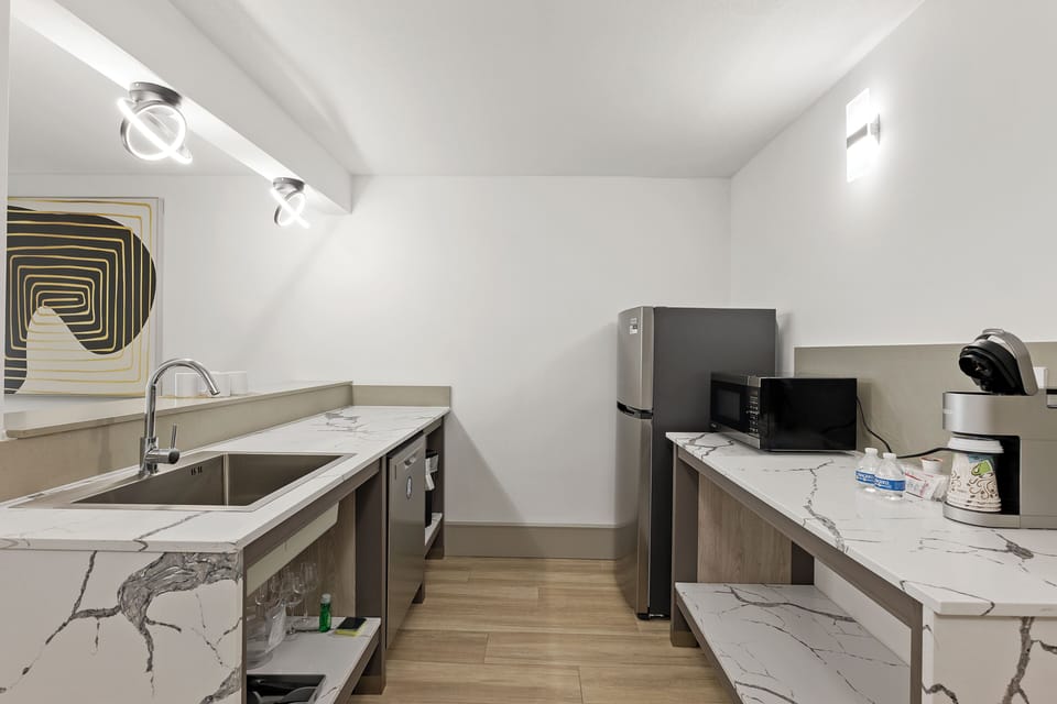 Apartment, Multiple Beds, Kitchenette | Private kitchen | Highchair
