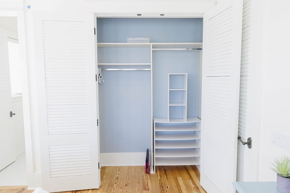 1st level king master closet