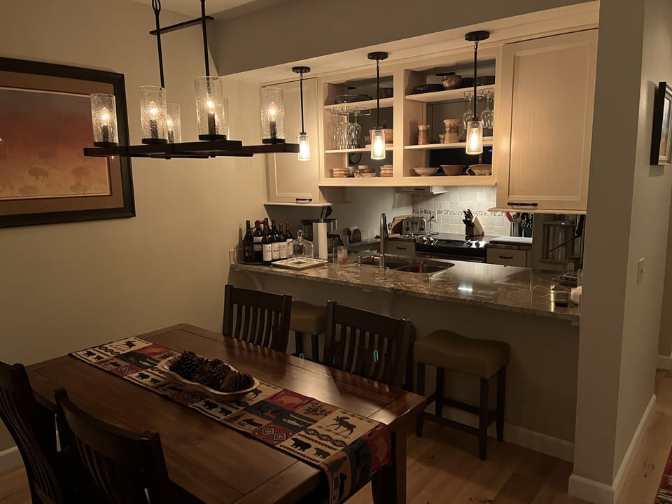 dining area with kitchen bar 