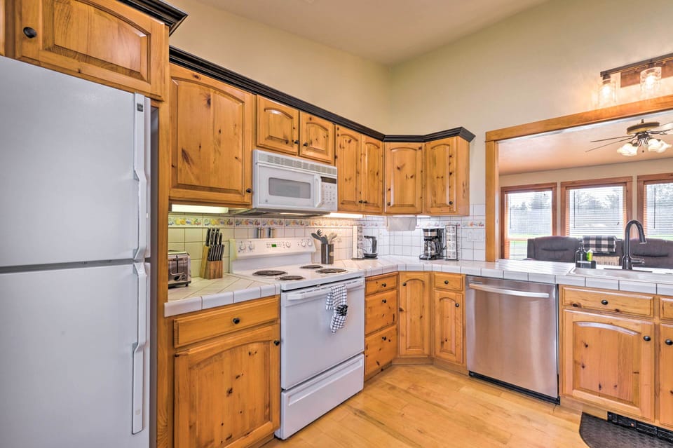Kitchen. 