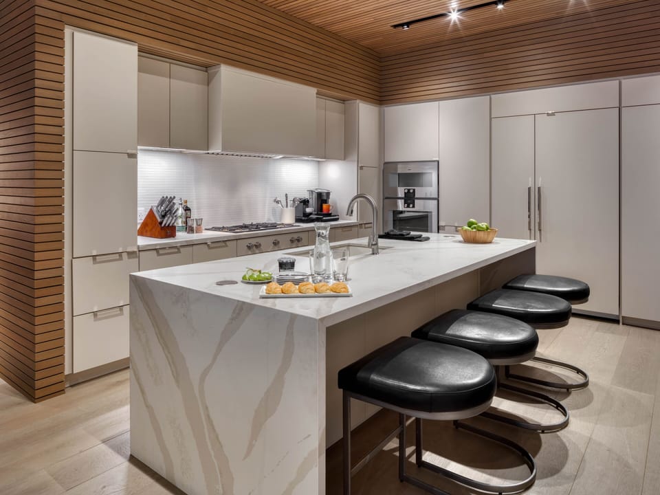 Eat-in kitchen island. Fully equipped chef's kitchen with Gaggenau appliances