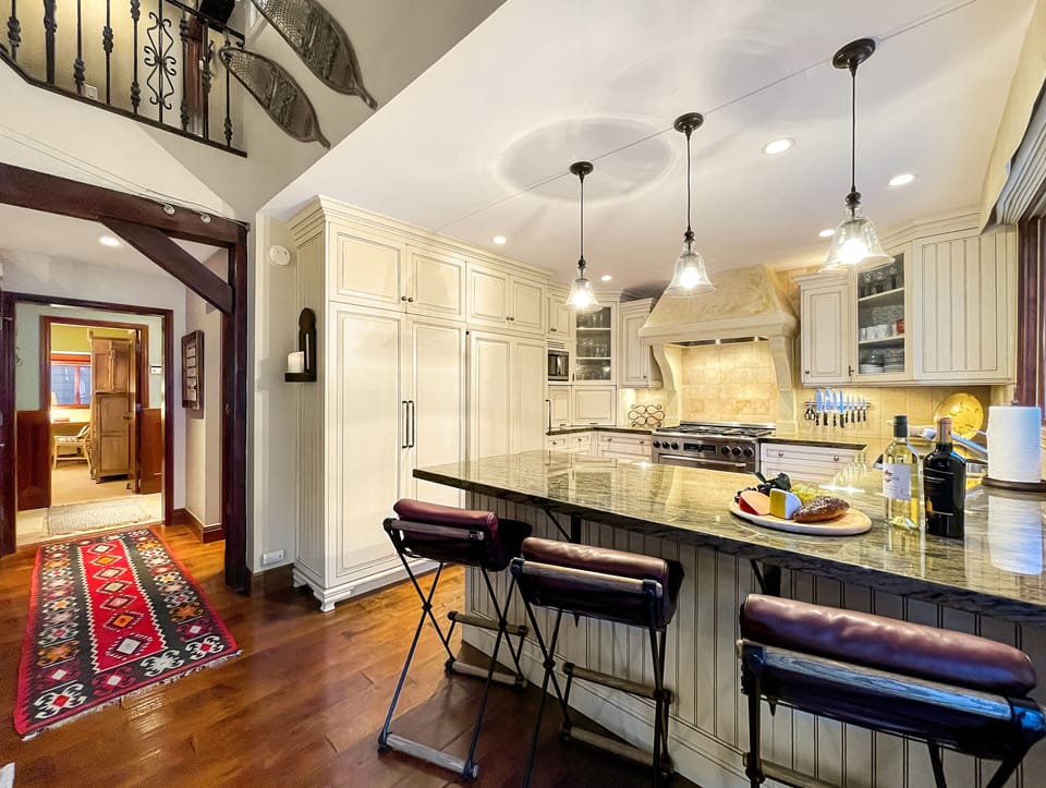 The kitchen offers 3 additional seats, so you'll be able to sit down to meals together no matter your group size!