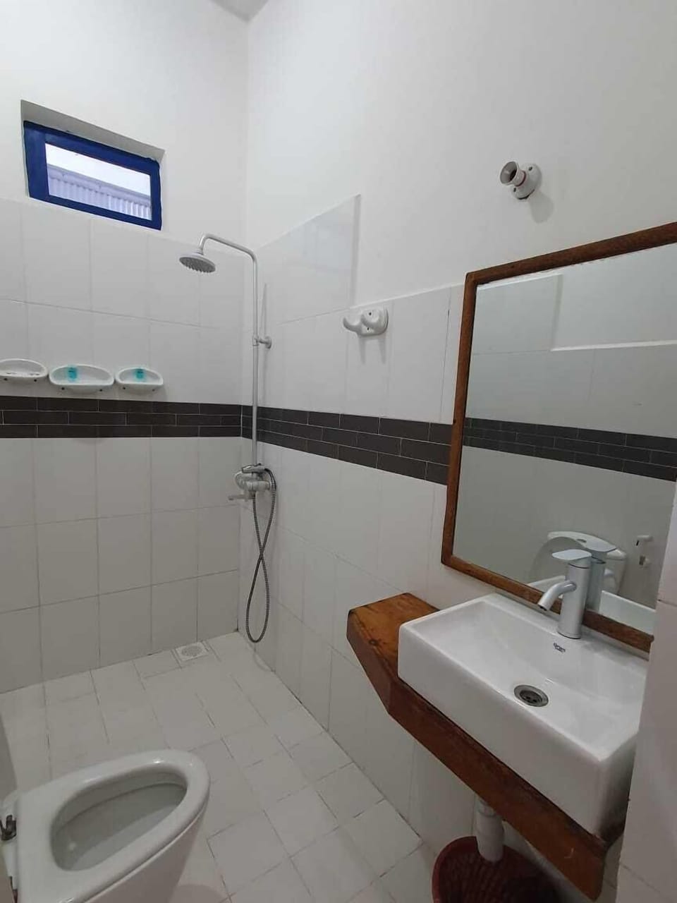 Rainfall showerhead, hair dryer, slippers, towels