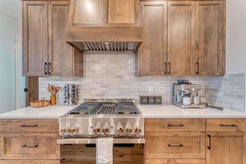Gas range.