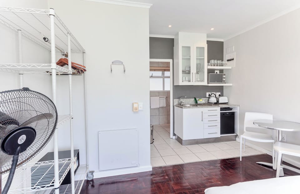 Studio, 1 Bedroom, Smoking, Balcony | Interior