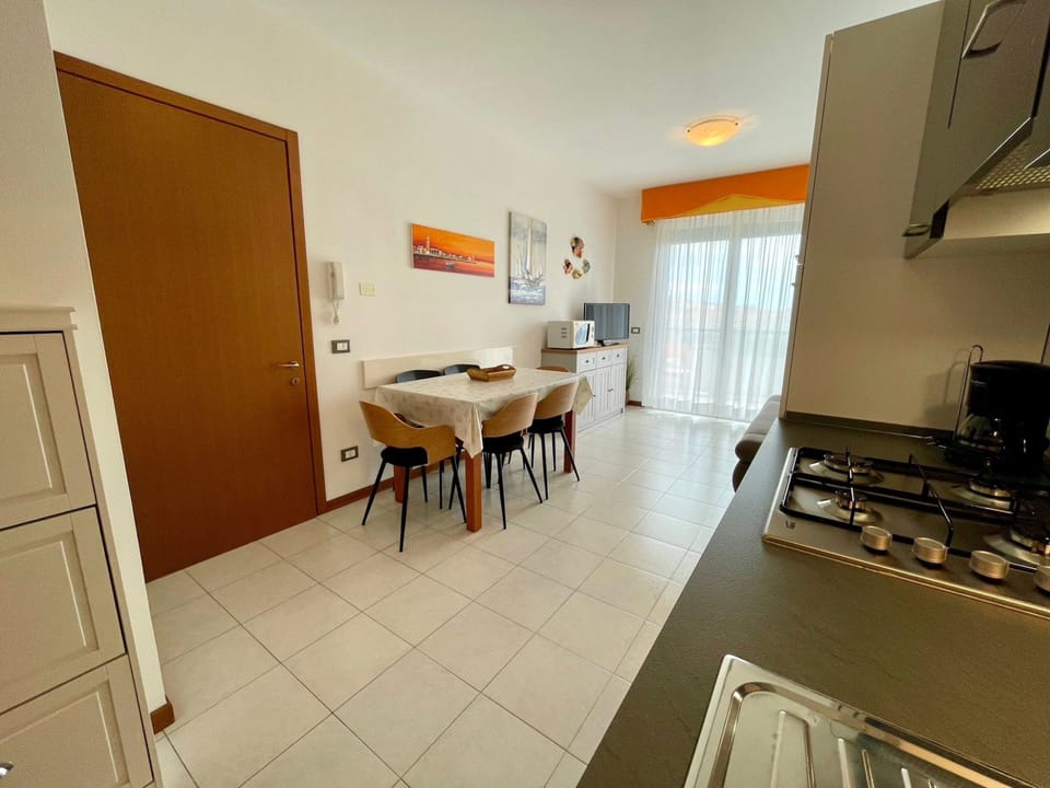Apartment, 2 Bedrooms, Balcony | Interior