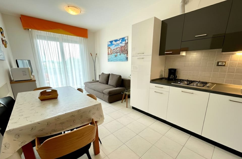 Apartment, 2 Bedrooms, Balcony | Living room