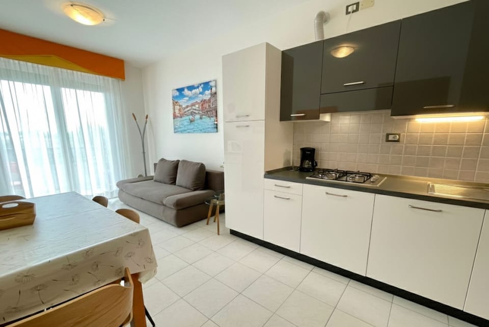Apartment, 2 Bedrooms, Balcony | Interior