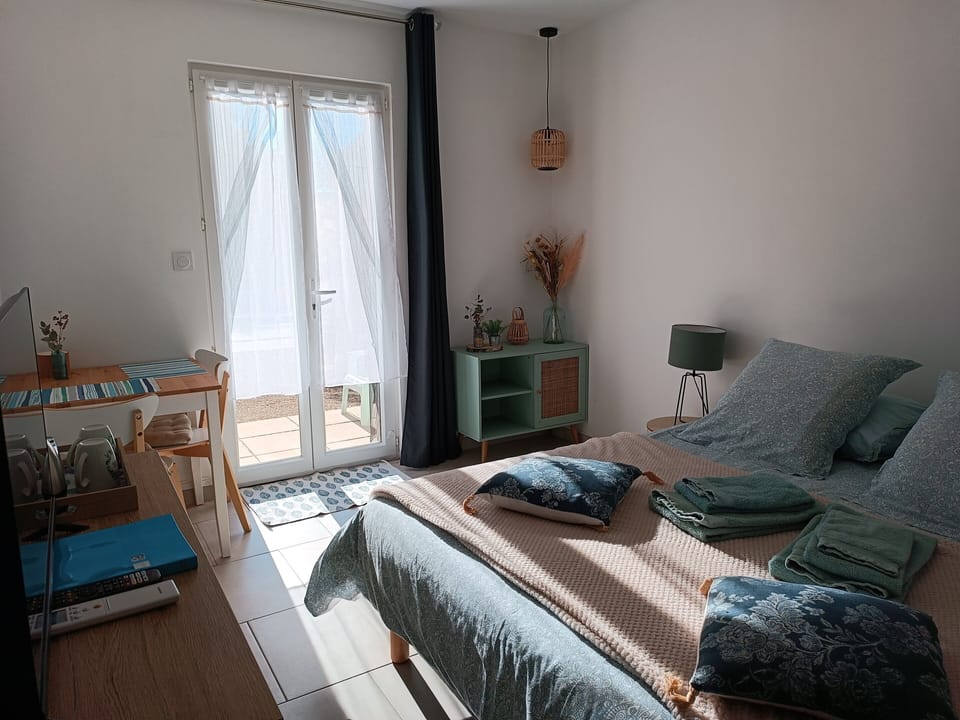 Comfort Double Room | Individually decorated, individually furnished, laptop workspace