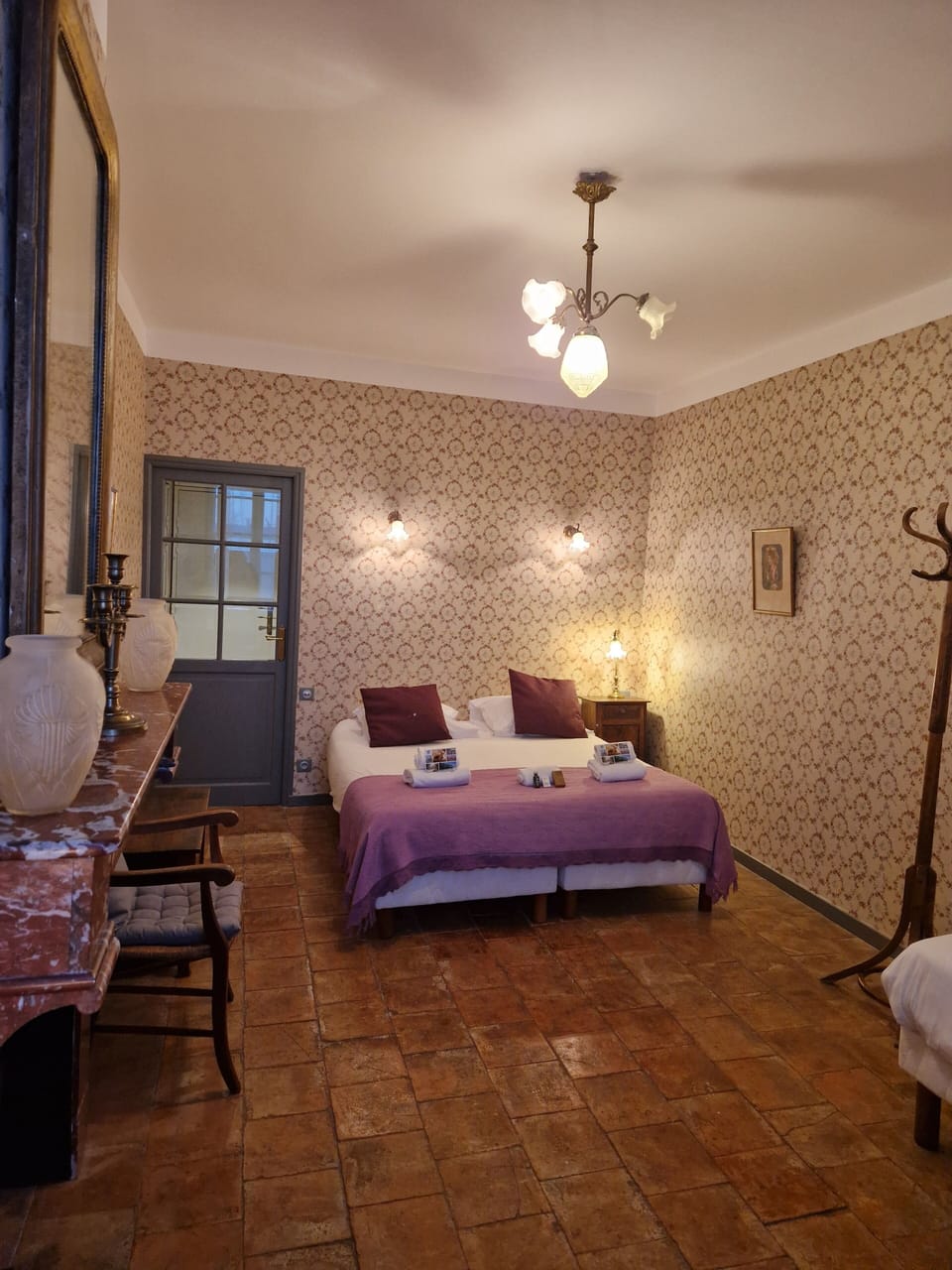 Superior Triple Room | Desk, free WiFi, bed sheets