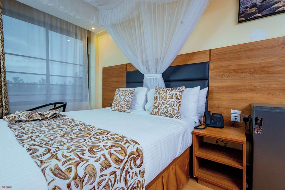 Superior Room, Lake View | WiFi (free)