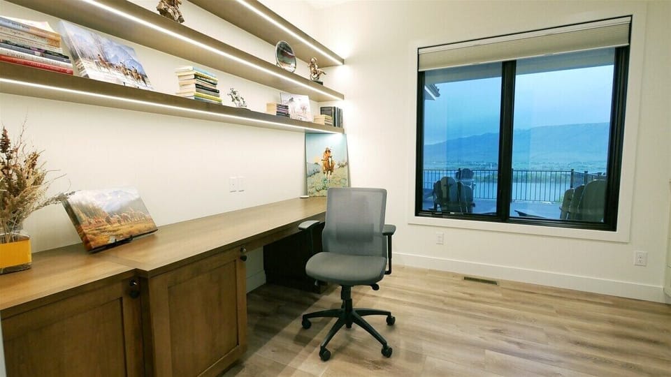 Main Floor Office or convert to 2 twin beds (Murphey bunk beds)