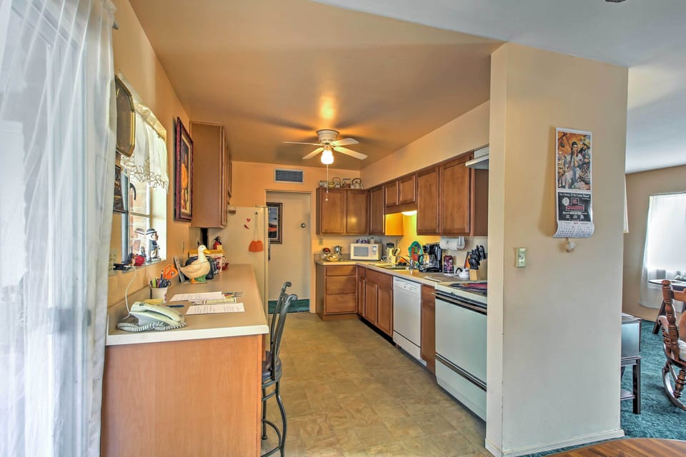 House (2 Bedrooms) | Interior