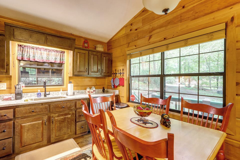 House (3 Bedrooms) | Interior