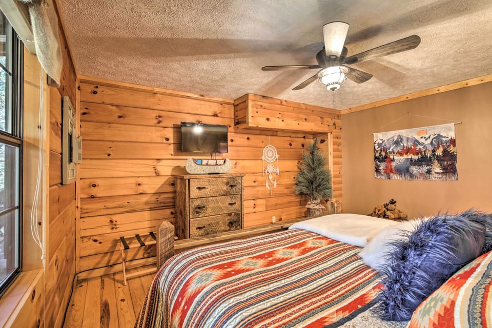 House (2 Bedrooms) | Interior