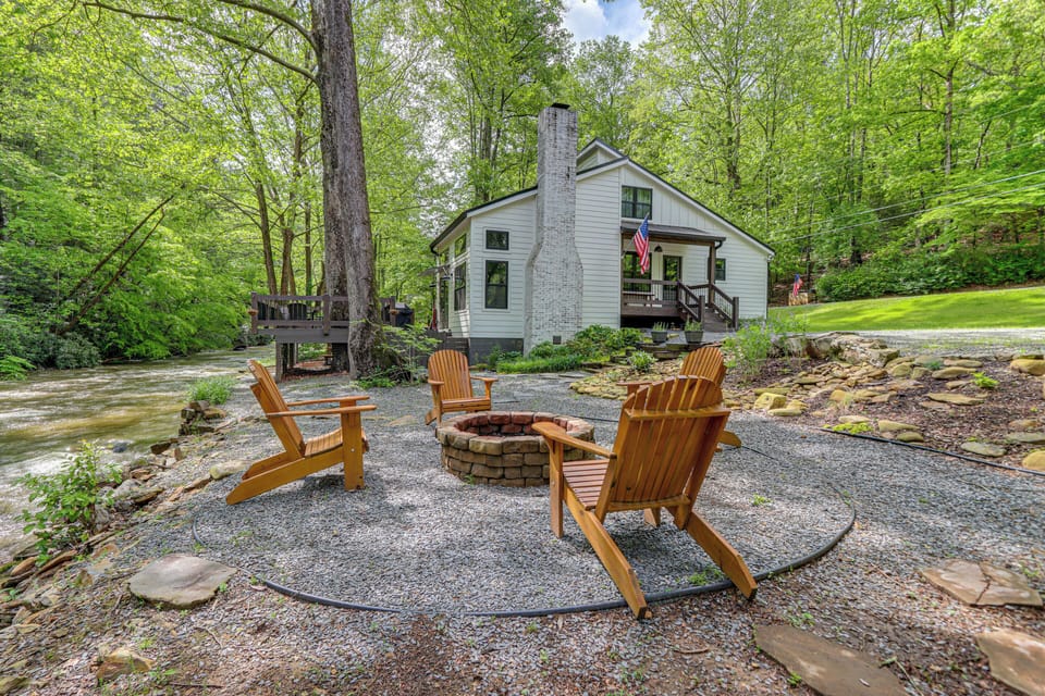 Cottage (2 Bedrooms) | Front of property