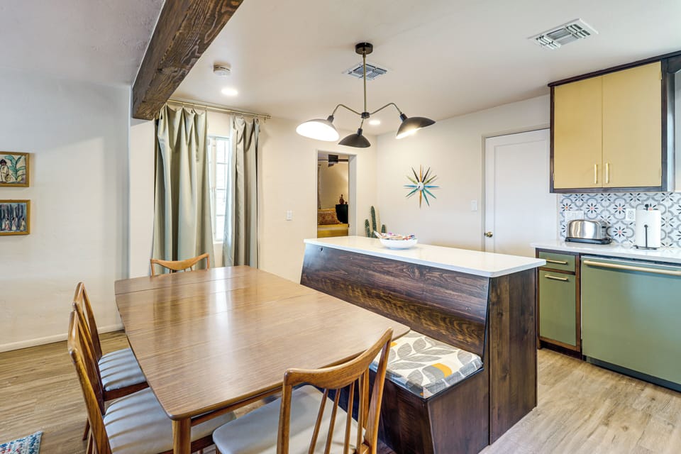 House (4 Bedrooms) | Interior