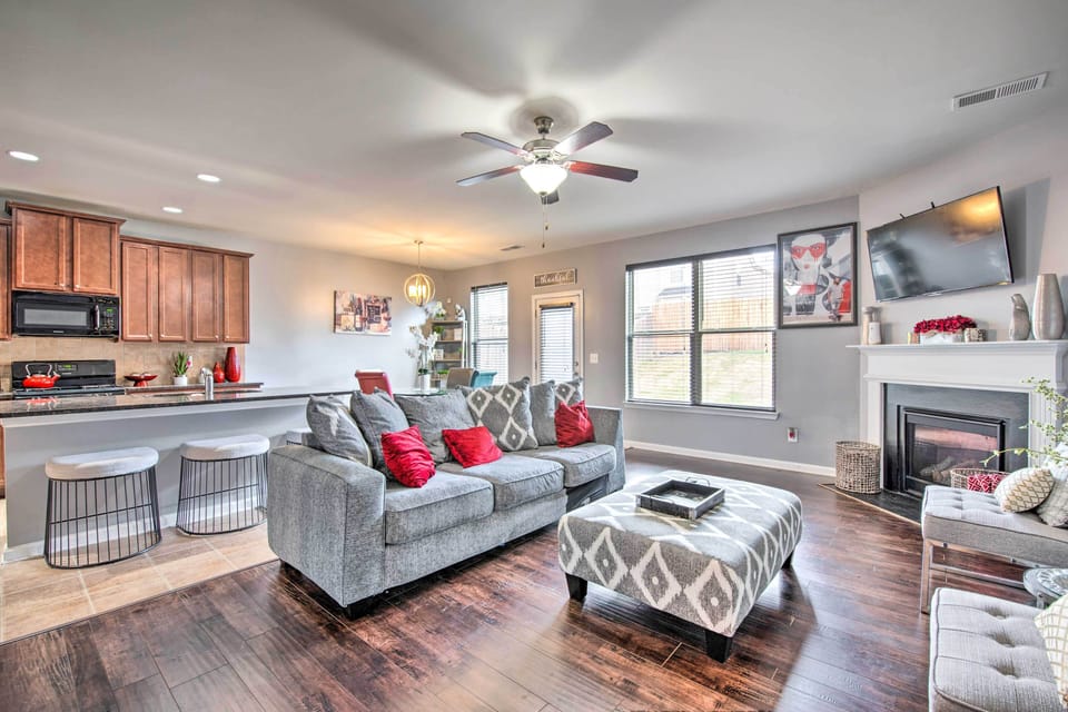 House (3 Bedrooms) | Front of property