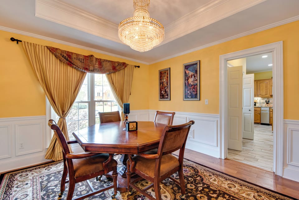 House (5 Bedrooms) | Interior