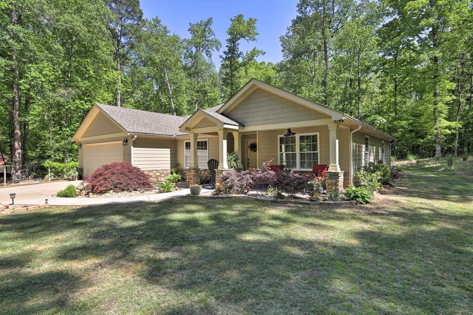 House (3 Bedrooms) | Front of property