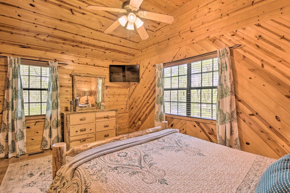 House (2 Bedrooms) | Interior