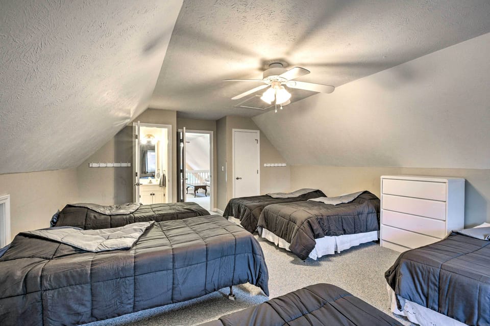 House (6 Bedrooms) | Interior