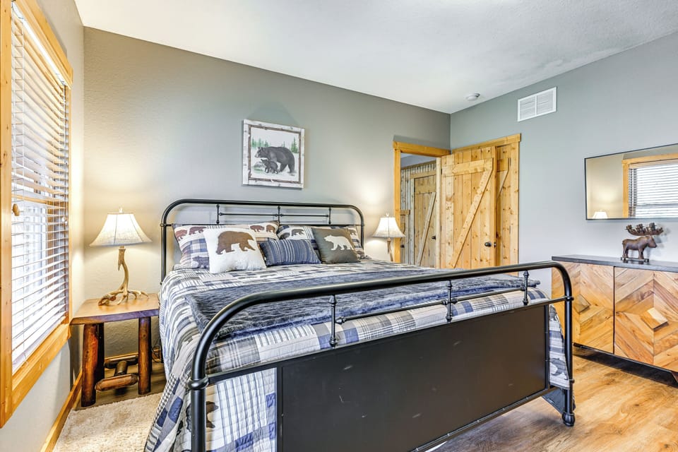 House (3 Bedrooms) | Interior