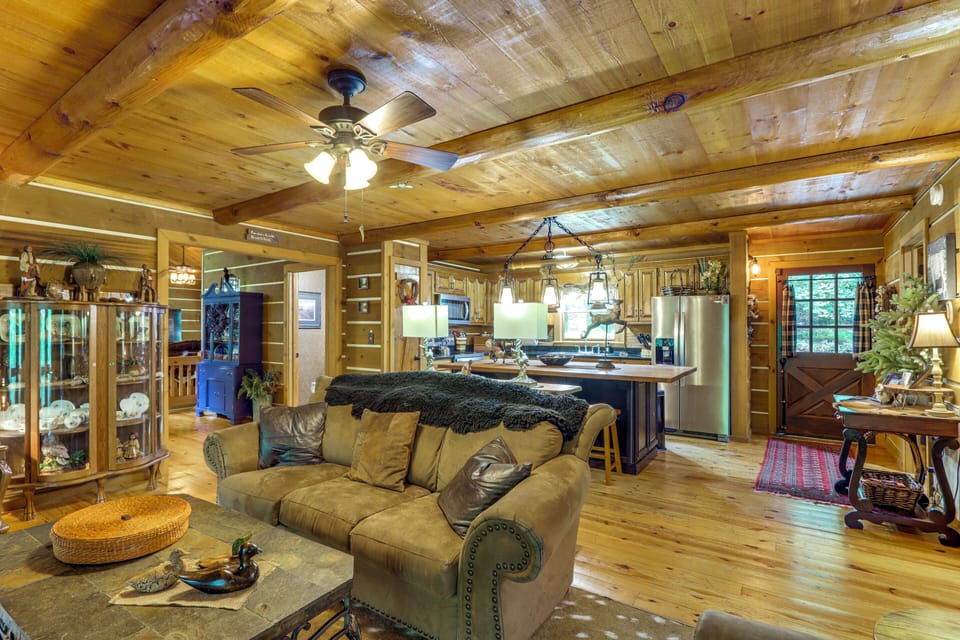 House (4 Bedrooms) | Interior
