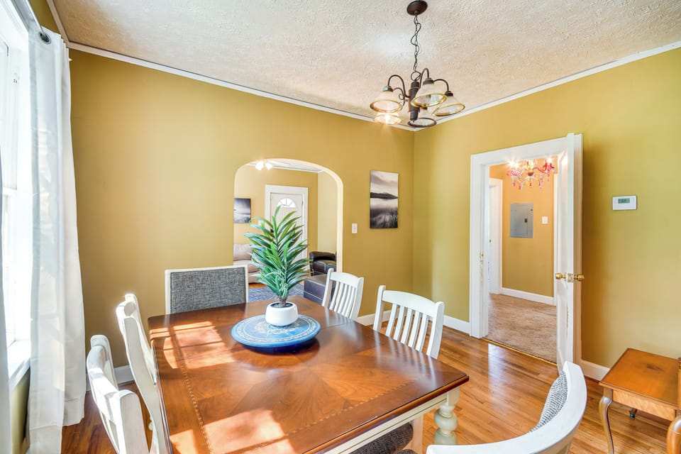 House (3 Bedrooms) | Interior