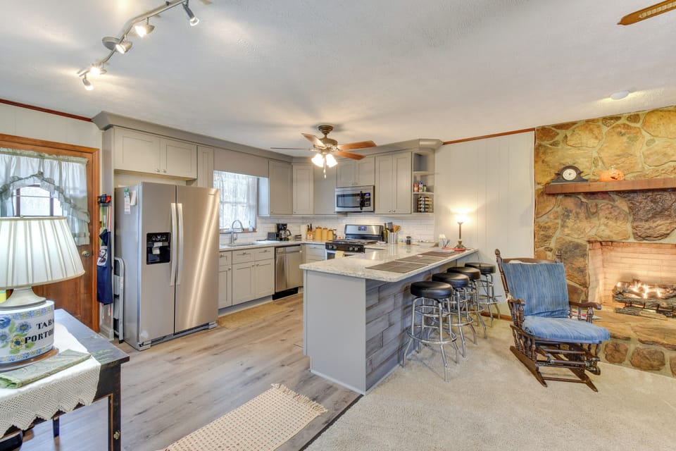 House (2 Bedrooms) | Interior