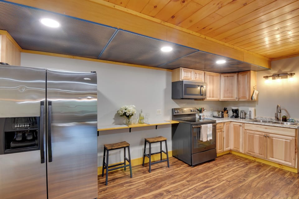House (5 Bedrooms) | Interior