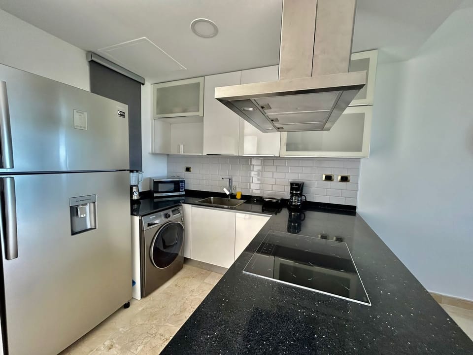 Full kitchen