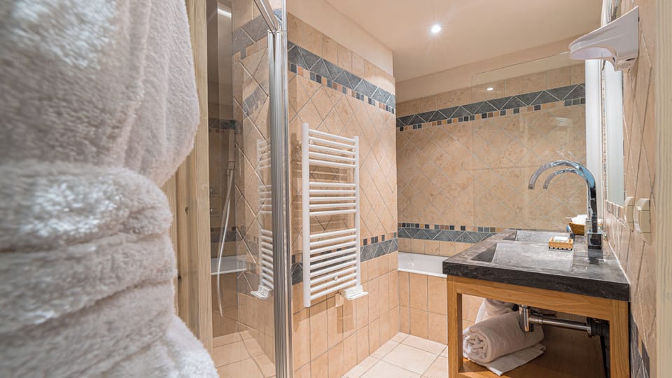 Junior Suite | Premium bedding, in-room safe, desk, soundproofing