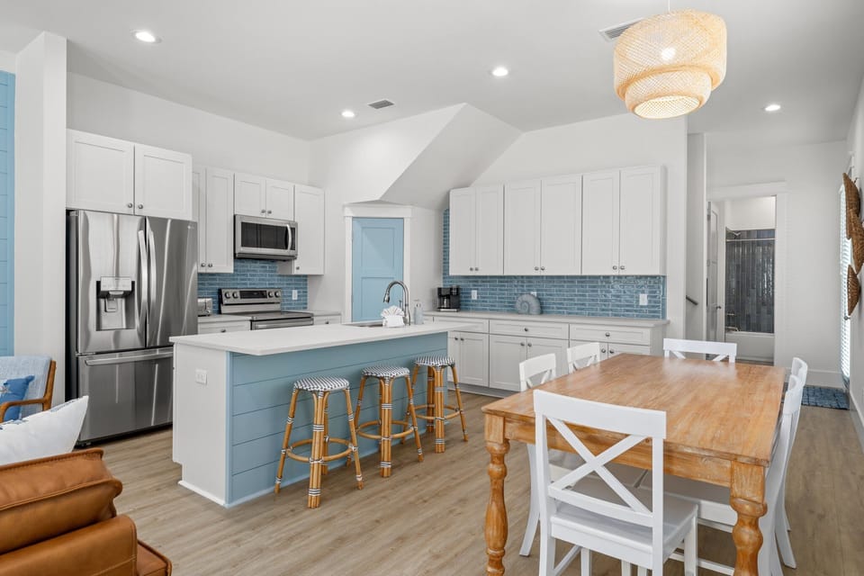 House, Multiple Beds, Pool Access, Partial Ocean View | Private kitchen | Fridge, microwave, oven, stovetop