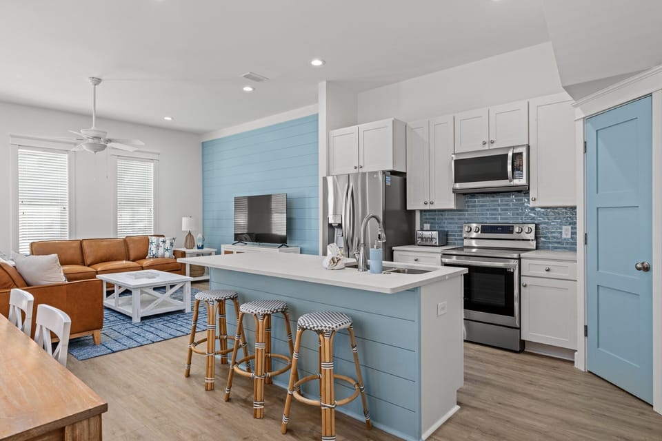 House, Multiple Beds, Pool Access, Partial Ocean View | Private kitchen | Fridge, microwave, oven, stovetop