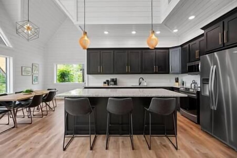 4b06cb0b 5178 472e ab19 83f850b7b70b