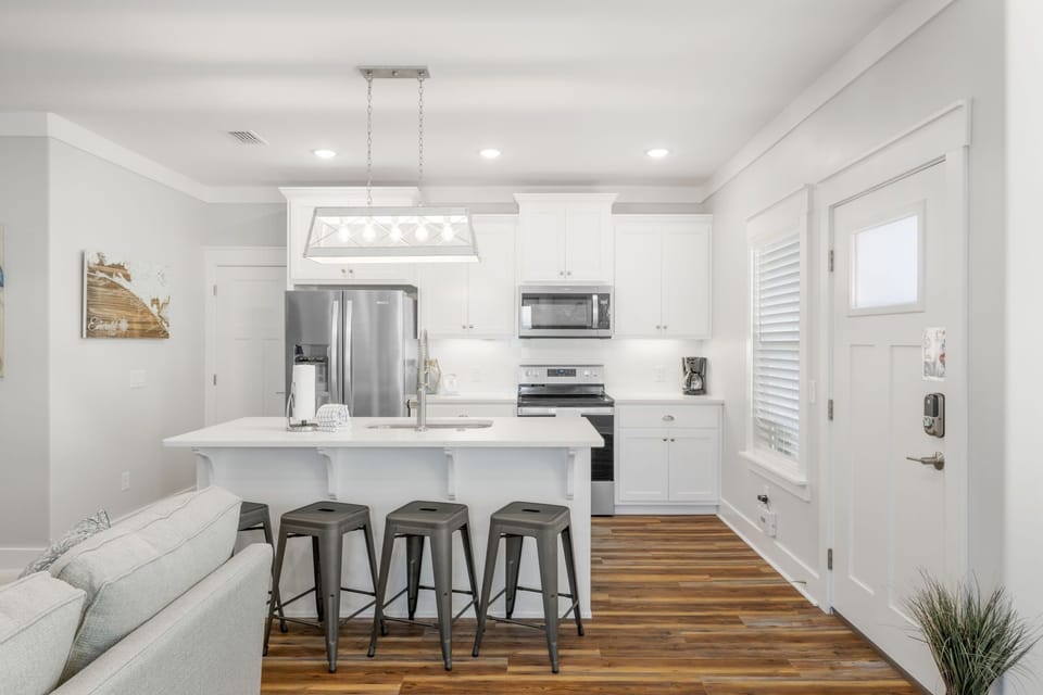 House, Multiple Beds, Patio, Garden View | Private kitchen | Fridge, microwave, oven, stovetop